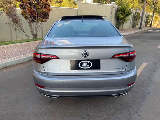 VOLKSWAGEN-JETTA-1.4 250 TSI TOTAL FLEX R-LINE TIPTRONIC VOLKSWAGEN-JETTA-2020