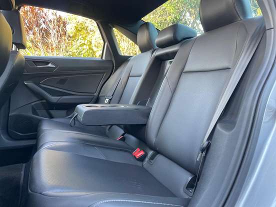 VOLKSWAGEN-JETTA-1.4 250 TSI TOTAL FLEX R-LINE TIPTRONIC VOLKSWAGEN-JETTA-2020