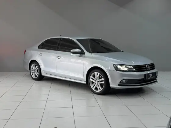 VOLKSWAGEN JETTA 2.0 TSI HIGHLINE 211CV GASOLINA 4P TIPTRONIC VOLKSWAGEN JETTA 2.0 TSI HIGHLINE 211CV GASOLINA 4P TIPTRONIC