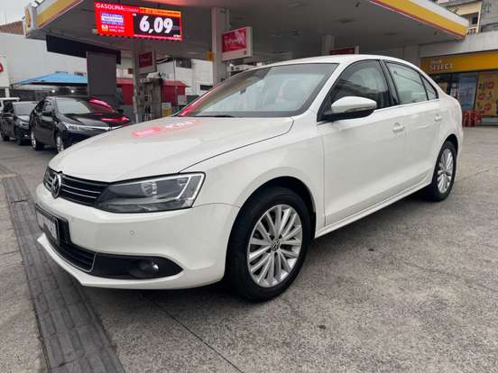VOLKSWAGEN-JETTA-2.0 TSI HIGHLINE 200CV GASOLINA 4P TIPTRONIC VOLKSWAGEN-JETTA-2011