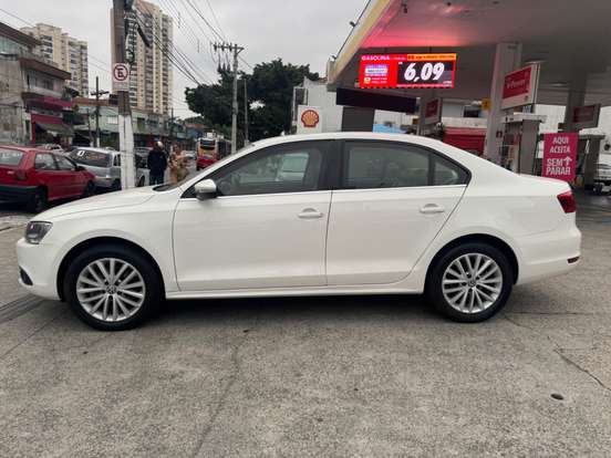 VOLKSWAGEN-JETTA-2.0 TSI HIGHLINE 200CV GASOLINA 4P TIPTRONIC VOLKSWAGEN-JETTA-2011