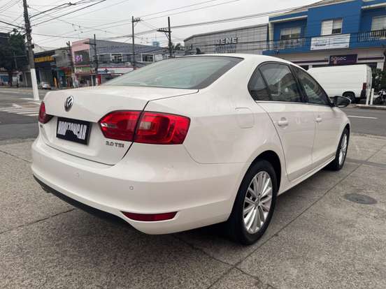 VOLKSWAGEN-JETTA-2.0 TSI HIGHLINE 200CV GASOLINA 4P TIPTRONIC VOLKSWAGEN-JETTA-2011