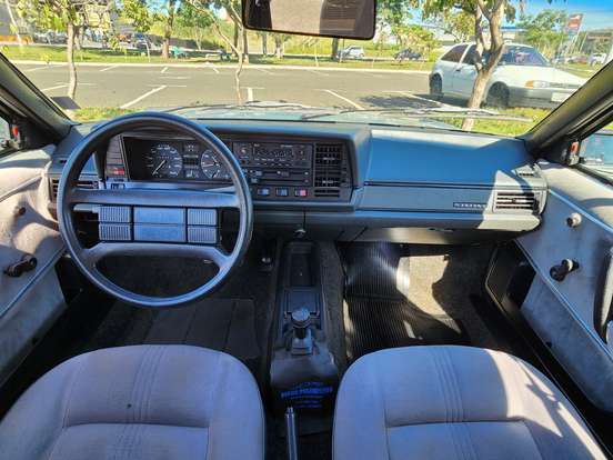 VOLKSWAGEN-SANTANA-1986