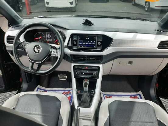 VOLKSWAGEN-T-CROSS-2019