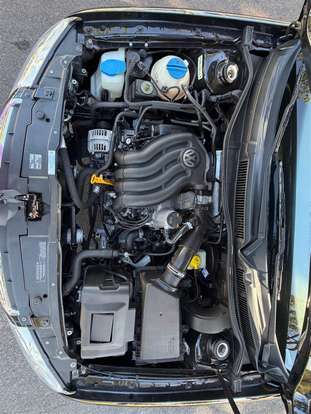 VOLKSWAGEN-BORA-2008