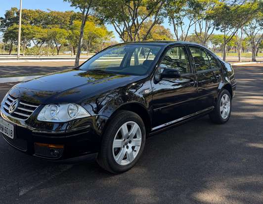 VOLKSWAGEN-BORA-2008