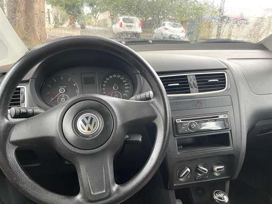 VOLKSWAGEN-FOX-2011