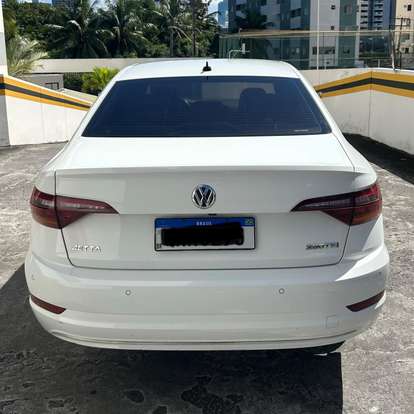 VOLKSWAGEN-JETTA-2018