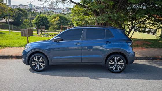 VOLKSWAGEN T-CROSS 1.0 200 TSI TOTAL FLEX AUTOMÁTICO