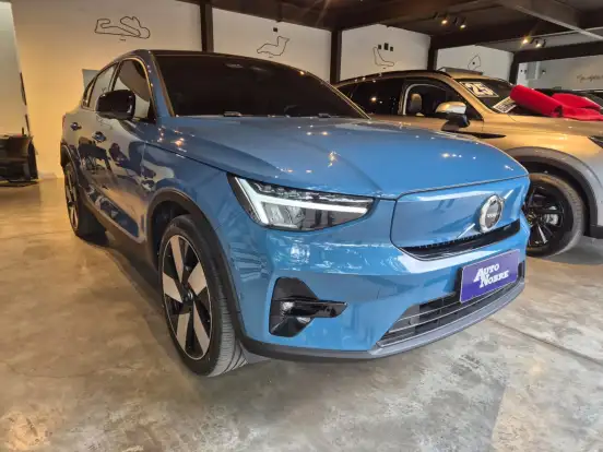 VOLVO-C40-2023