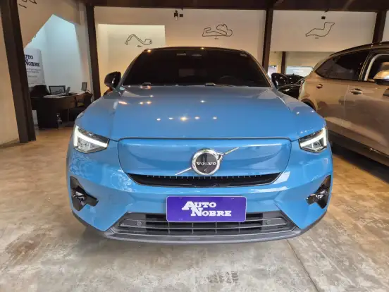 VOLVO-C40-2023