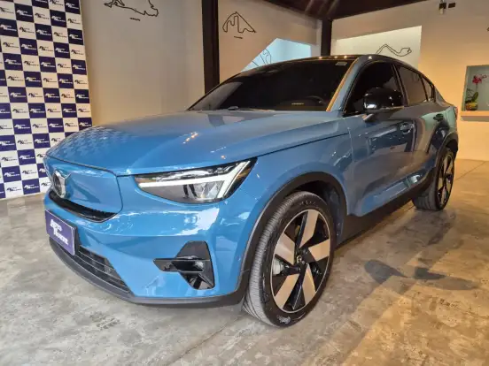 VOLVO-C40-2023