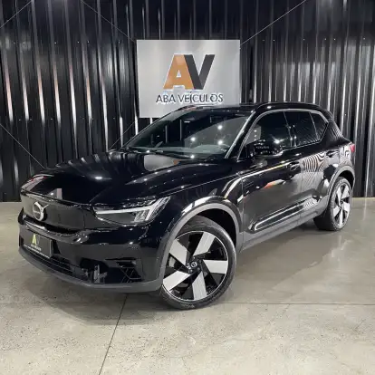 VOLVO-XC40-2022