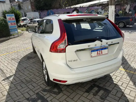 VOLVO-XC60-2014