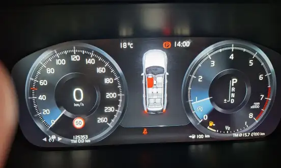 VOLVO-XC90-2.0 T6 GASOLINA MOMENTUM AWD GEARTRONIC VOLVO-XC90-2016
