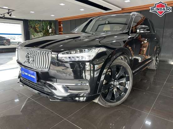 VOLVO-XC90-2020