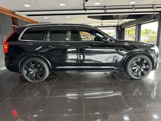 VOLVO-XC90-2020