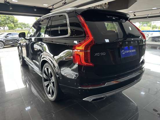 VOLVO-XC90-2020