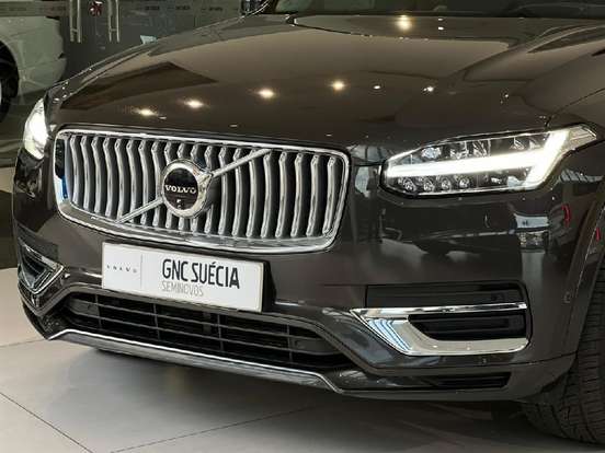 VOLVO-XC90-2024