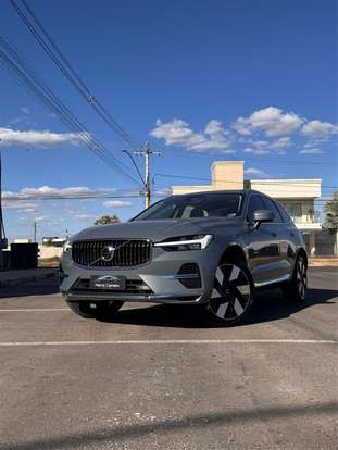 VOLVO-XC60-2023