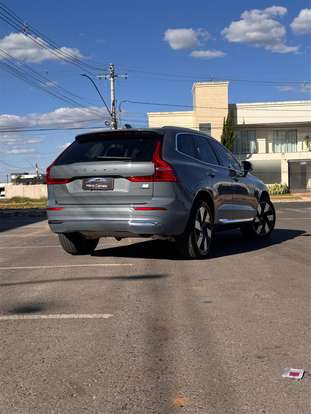 VOLVO-XC60-2023