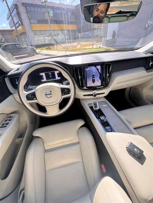 VOLVO-XC60-2023