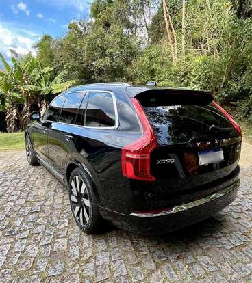 VOLVO-XC90-2024