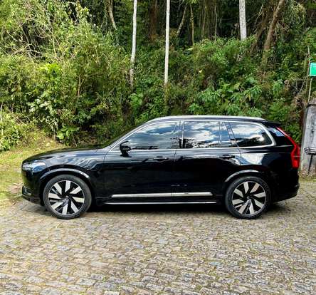 VOLVO-XC90-2024