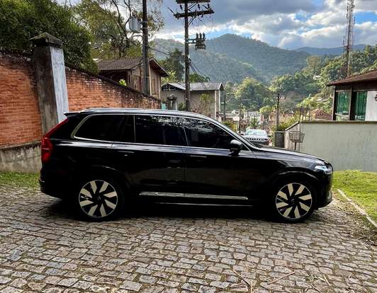 VOLVO-XC90-2024