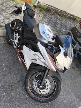 YAMAHA YZF R15 