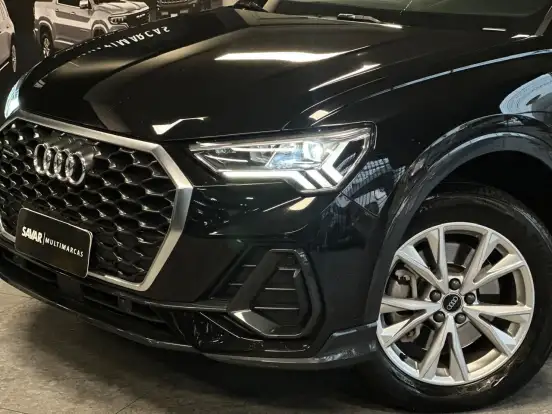 AUDI-Q3-2022