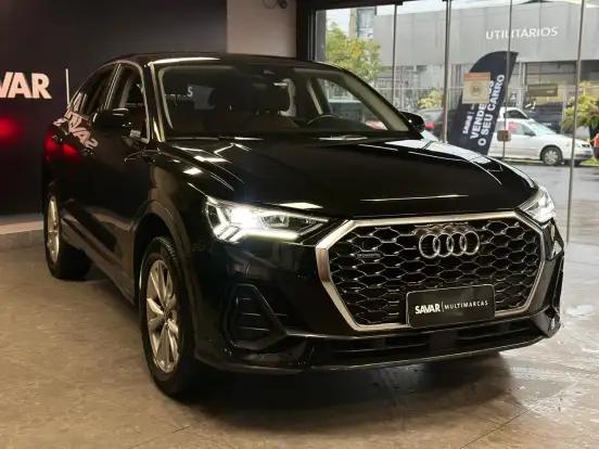 AUDI-Q3-2022