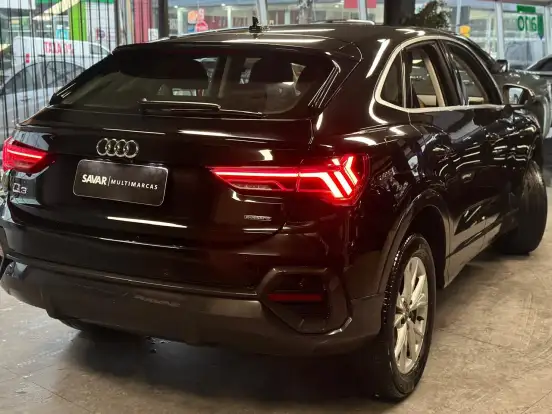 AUDI-Q3-2022