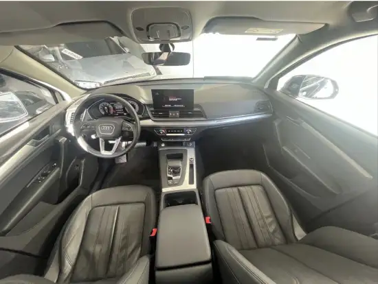 AUDI-Q5-2021