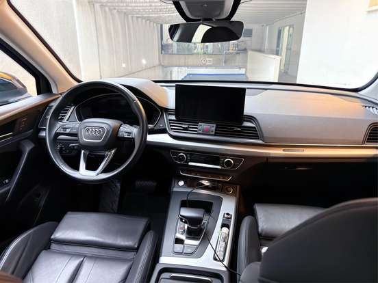 AUDI-Q5-2021