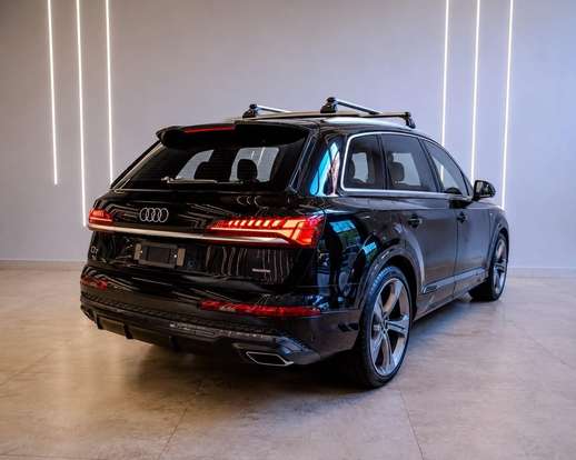 AUDI-Q7-2025