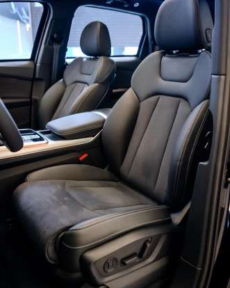 AUDI-Q7-2025