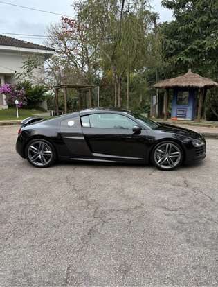 AUDI-R8-2014