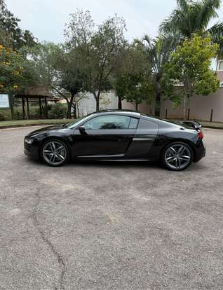 AUDI-R8-2014
