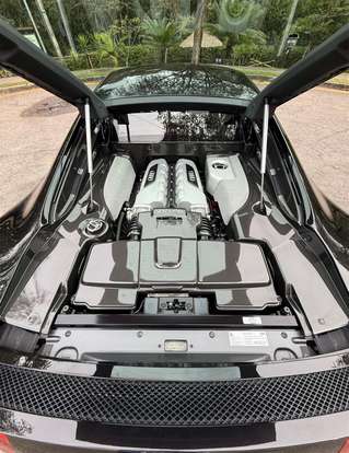 AUDI-R8-2014