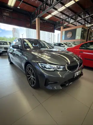 BMW-320i-2002