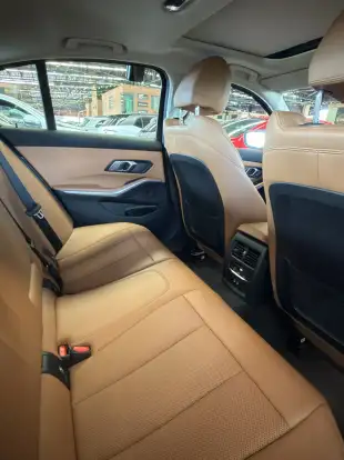 BMW-320i-2002