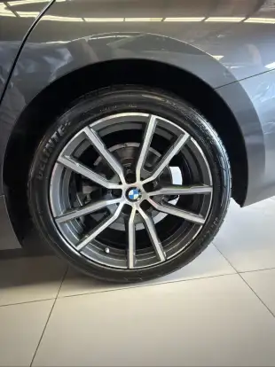 BMW-320i-2002