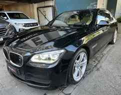 BMW 750i 4.4 M SPORT SEDAN V8 32V GASOLINA 4P AUTOMÁTICO BMW 750i 4.4 M SPORT SEDAN V8 32V GASOLINA 4P AUTOMÁTICO