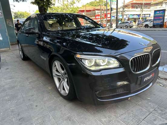 BMW-750i-4.4 M SPORT SEDAN V8 32V GASOLINA 4P AUTOMÁTICO BMW-750i-2014
