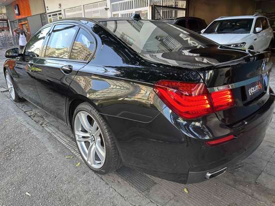 BMW-750i-4.4 M SPORT SEDAN V8 32V GASOLINA 4P AUTOMÁTICO BMW-750i-2014