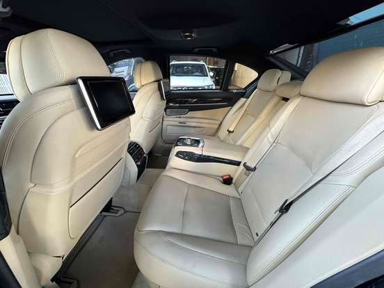 BMW-750i-4.4 M SPORT SEDAN V8 32V GASOLINA 4P AUTOMÁTICO BMW-750i-2014