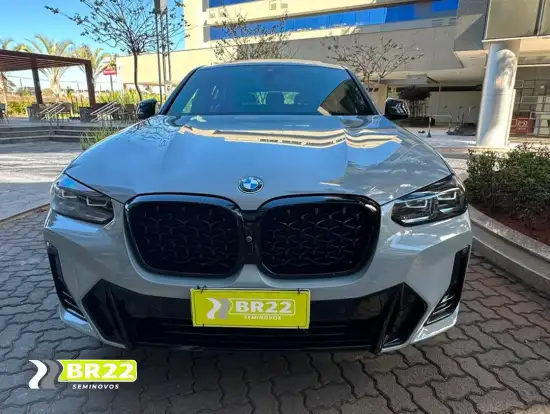BMW-X4-2022