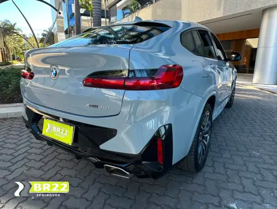 BMW-X4-2022