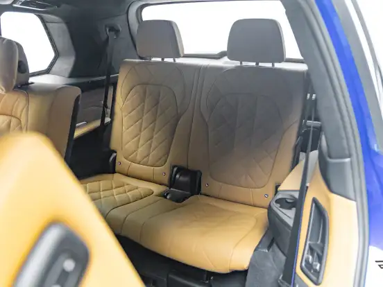 BMW-X7-4.4 V8 GASOLINA M60i STEPTRONIC BMW-X7-2023